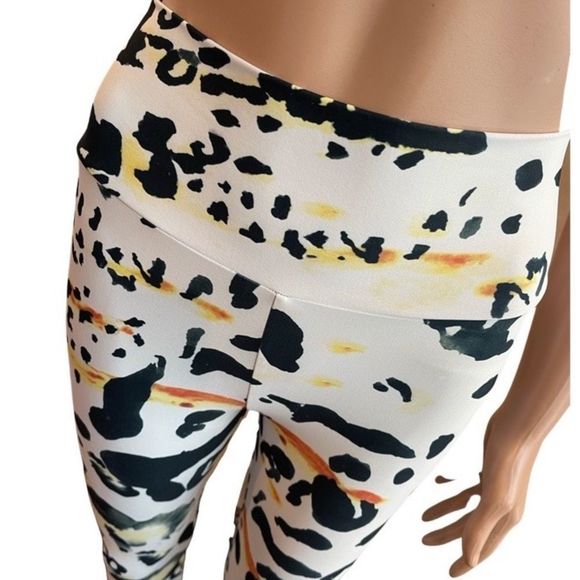 Scrunch Butt Ankle Legging - Picture 2 of 5